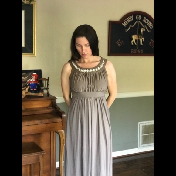 HAANI Pearl Sparkling Gorgeous dress - Picture 2 of 8